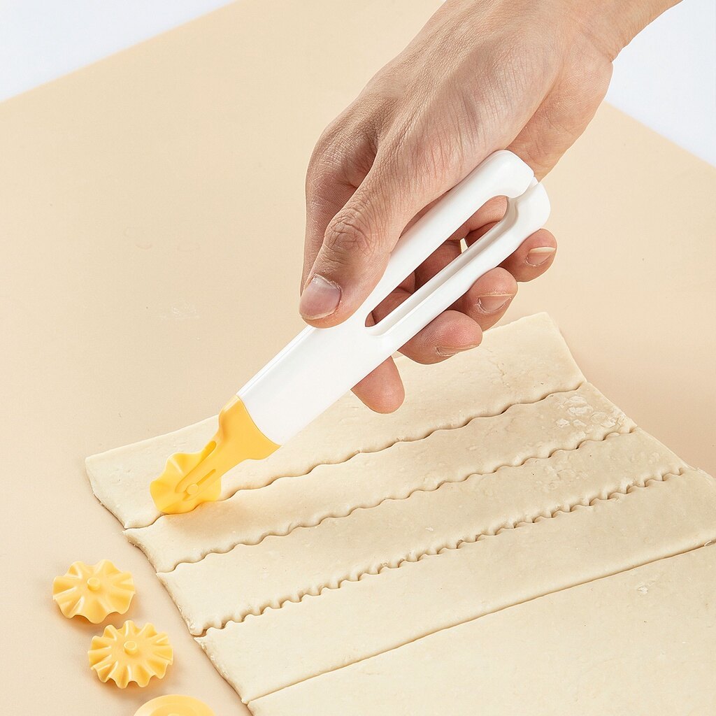 CNMF Household baking cake lace cutter fancy roller cutter set