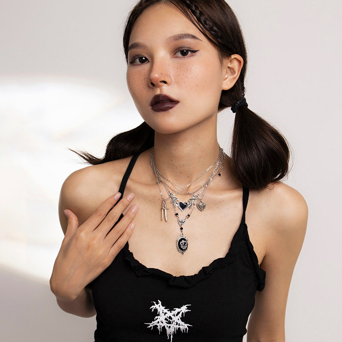 Laz Nigori Women's Necklace Y2K Style Necklace European and American Style Necklace Dark Punk Love Wings Pendant Pendant Sword Shaped Halloween Necklace