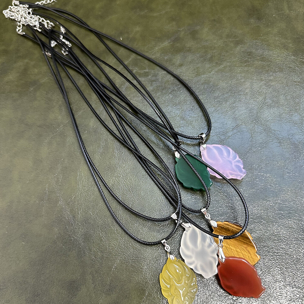 Natural agate chalcedony nine-tailed fox Jade pendant men and women necklace pendant jewelry
