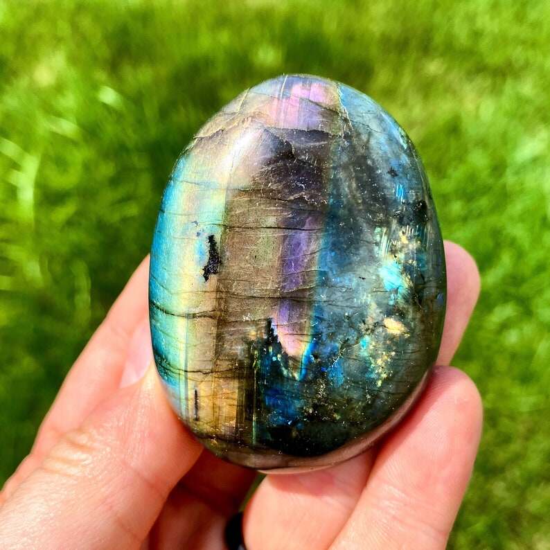 Labradorite Palm Stone - Labradorite Stone - Labradorite Tumbled Stone - Labradorite Crystal - Labradorite - Healing Crystals and Stones