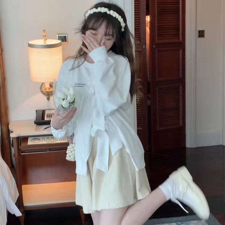 Sweet can salt can suit female college wind of autumn new fund small bowknot belt fleece skirts two-piece