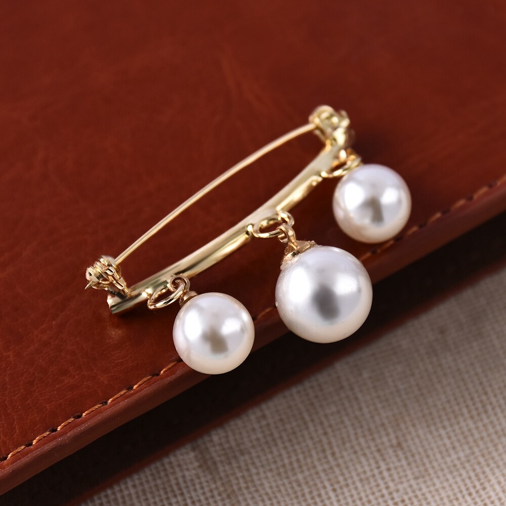 【Ready Stock】Pearl Brooch Ladies Fashion Fixed Non-slip Buckle Simple Jewelry