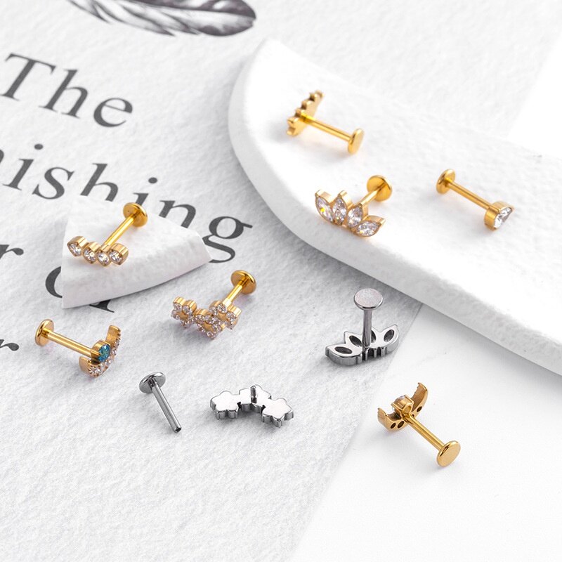 1 Piece G23 Titanium Internal Internally Thread Labret Lip Stud Mmon Leaf Crown Shape Helix Cartilage Pinna Piercing 16Gauge