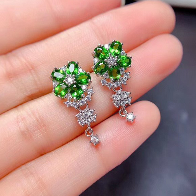 Japanese and Korean Style New Floral Earrings Elegant Green Zircon Flower Earrings Fashionable Women's Earrings