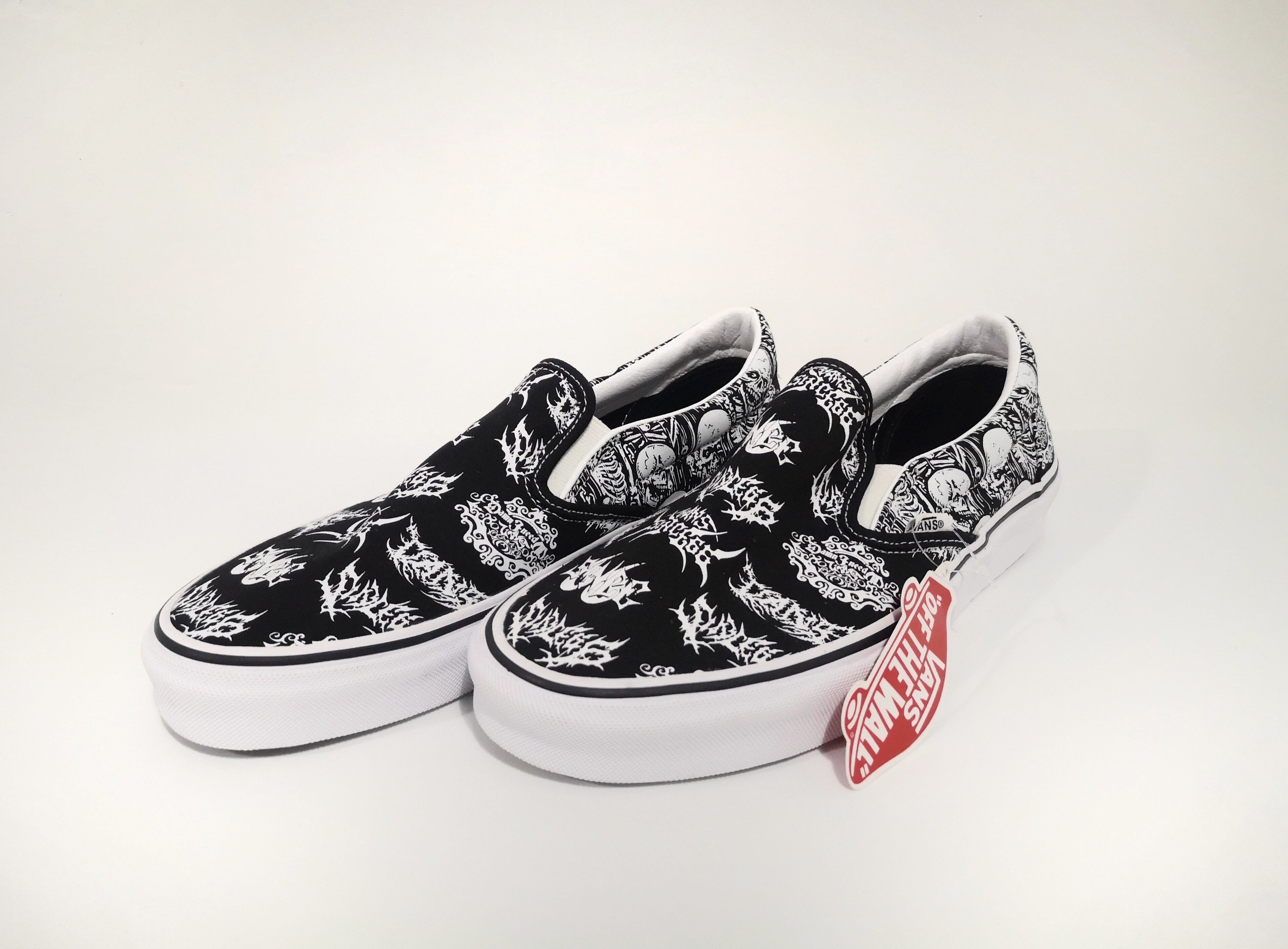 vans forgotten bones slip on