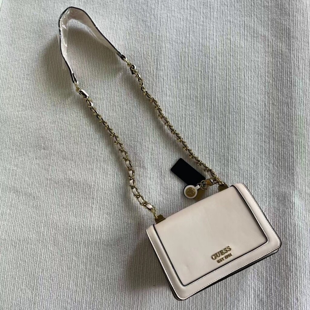GUES'S Flap Charm Chain Solid Color Messenger Bag Female Bag