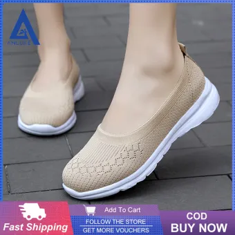 large size women's shoes stores