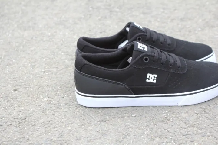new dc skate shoes