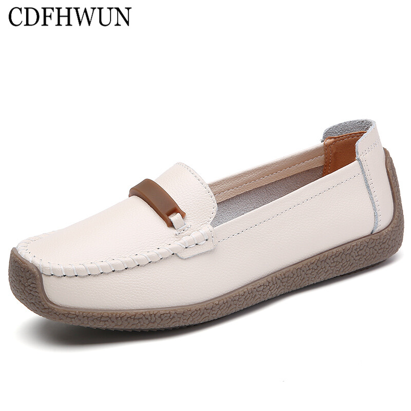 CDFHWUN Loafers for Women Leather Hollow Breathable Women's Slip-on Shoes Mom Shoes Casual Shoes