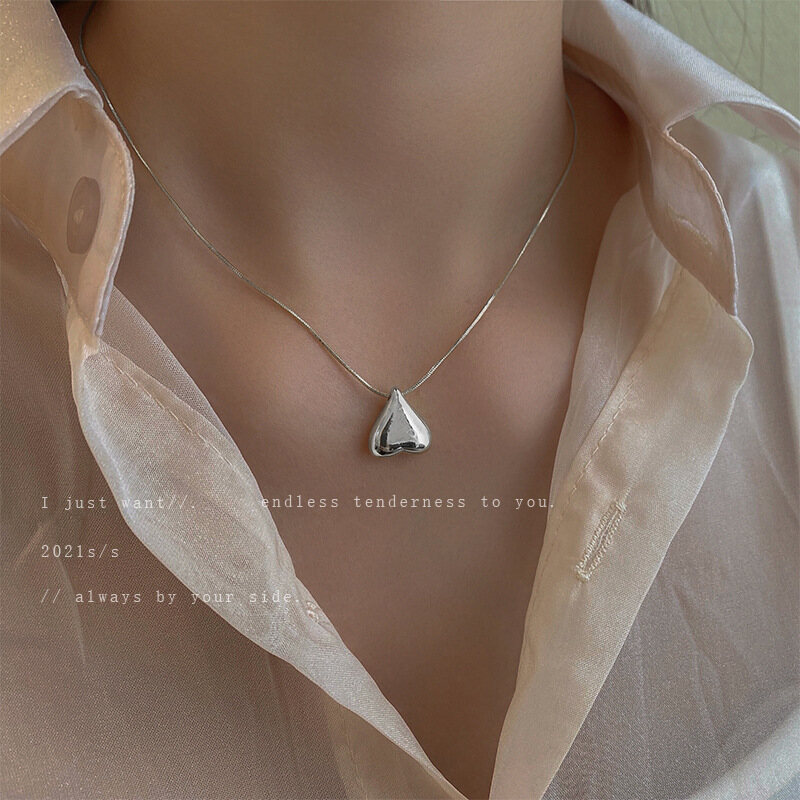 Red temperament necklace feminine tide love necklace titanium steel Korean Dongdaemun fashion new style necklace collarbone chain net