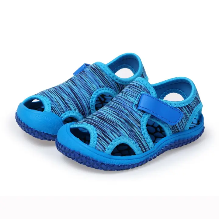 boys beach shoes