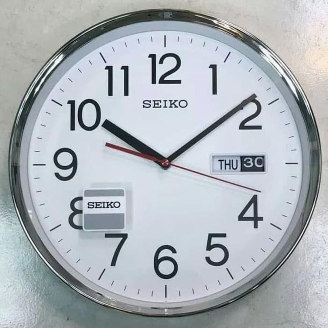 seiko day date wall clock