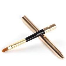 Chổi đánh son môi Ruixue (queen cosmetics)