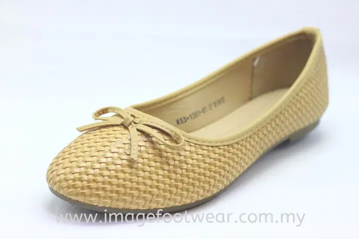 tan coloured flat shoes