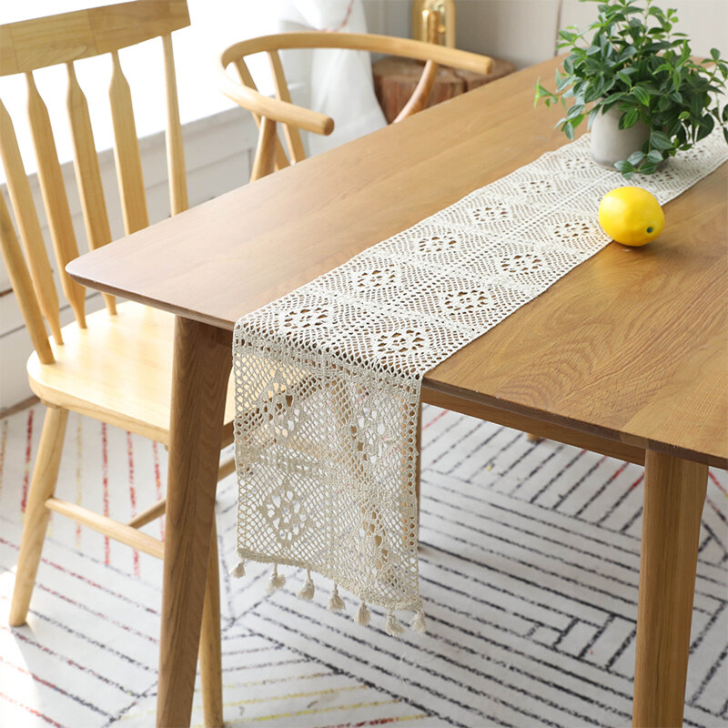 European retro table runner Lace Crochet Hollow Polyester Cotton Tassel Teapoy Table Decorative Cloth Bed Runner Wedding Decor Coffee table mat