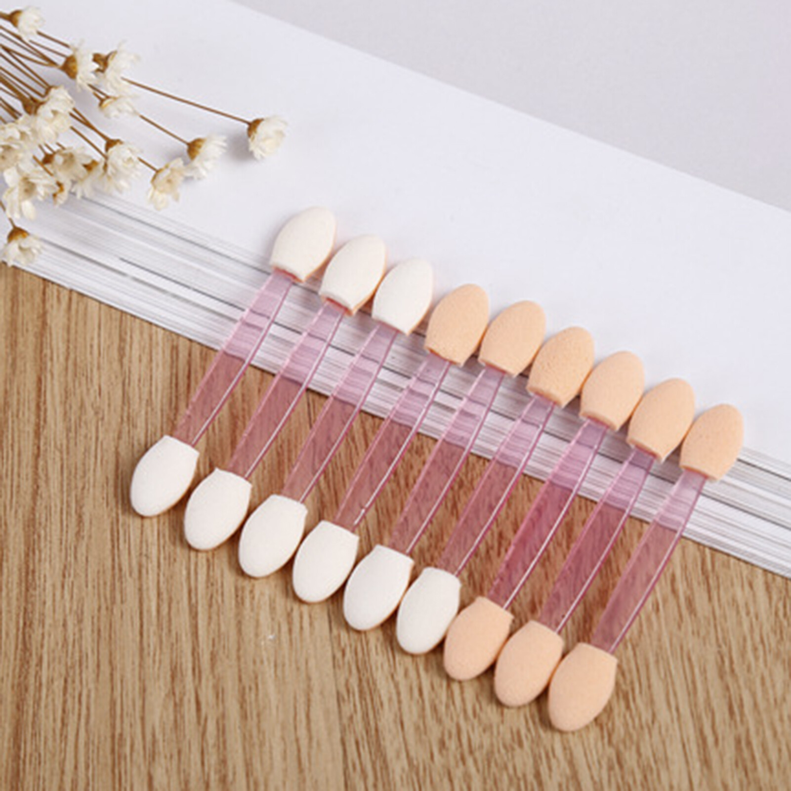 AWEI1 30Pcs Eyeshadow Applicator Portable Comfortable Touch Lightweight Easy to Apply Convenient Makeup Tools Sponge Dual Sided Eyeshadow Applicator for Novice Eyeshadow Brush Comfortable