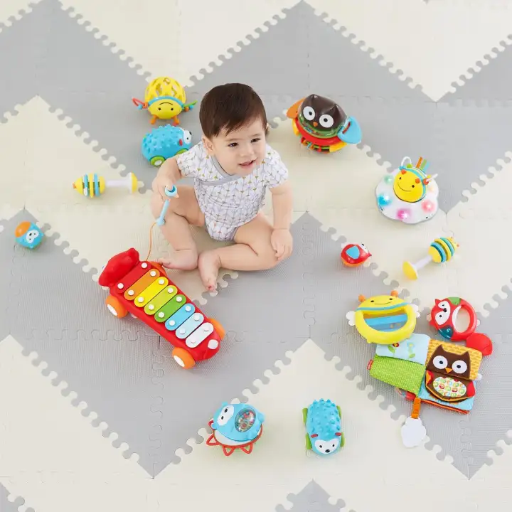 follow me bee crawl toy