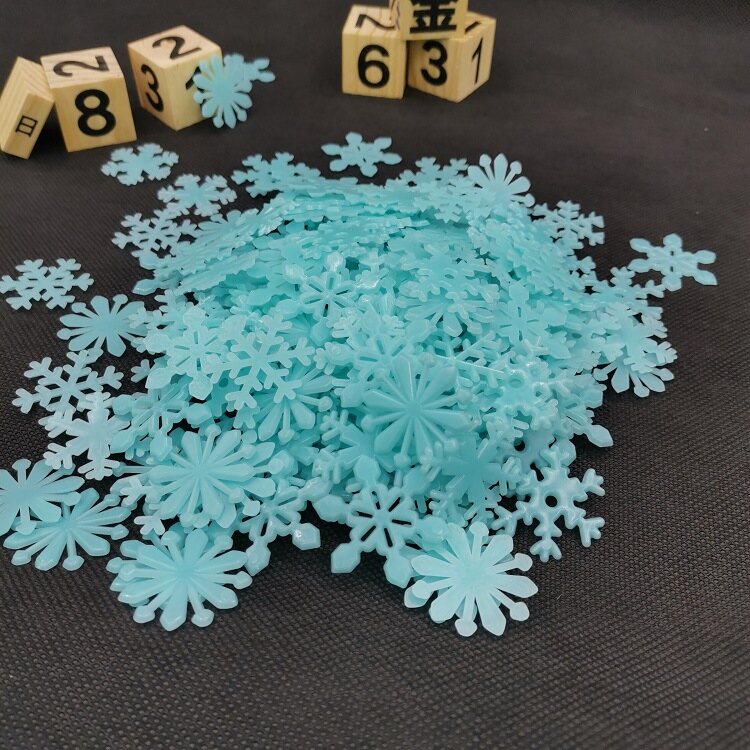 50Pcs/Set Colorful Luminous Snowflake Wall Stickers Glow In The Dark Decal for Kids Baby Rooms Bedroom Christmas Home Decoration