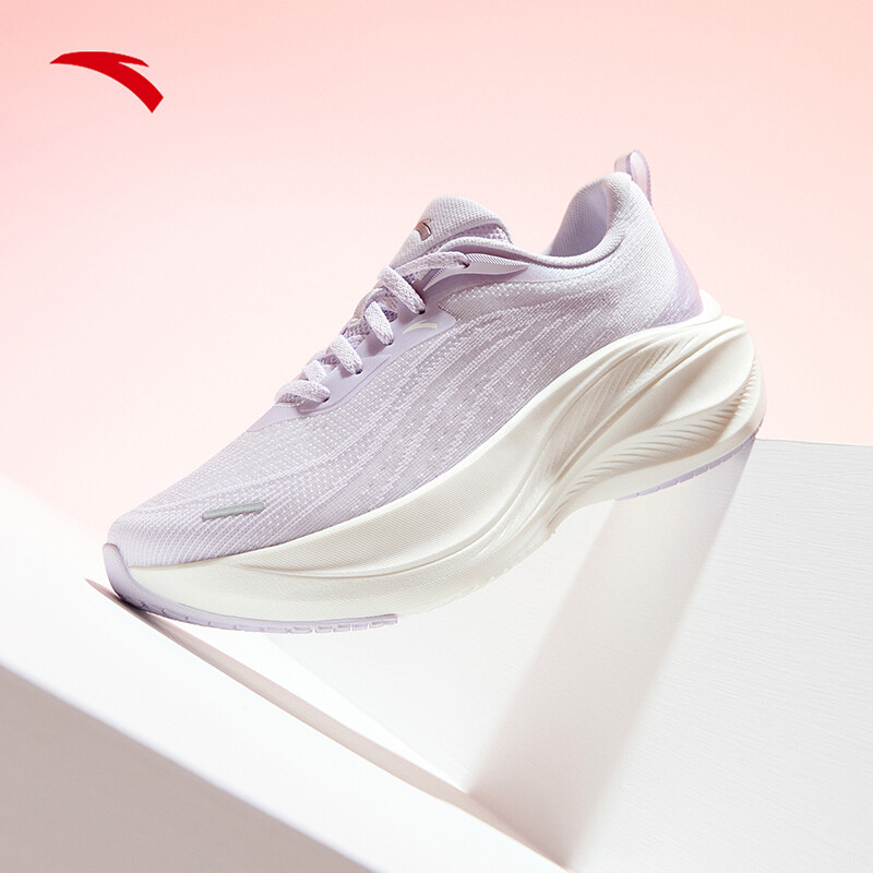 triple white zoom fly