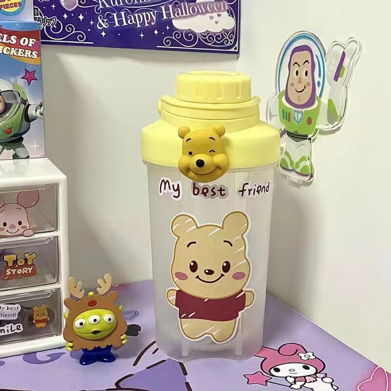 Summer cups are cute and high-valued. Hand-held cups are used for sports. online celebrity shakes the plastic cups for students.