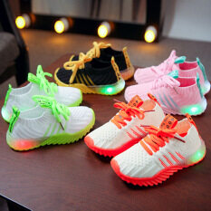 Giày sneaker trẻ em kèm đèn LED với phối màu tươi sáng kích thích trẻ tập đi, nhiều màu sắc và kích thước để lựa chọn.