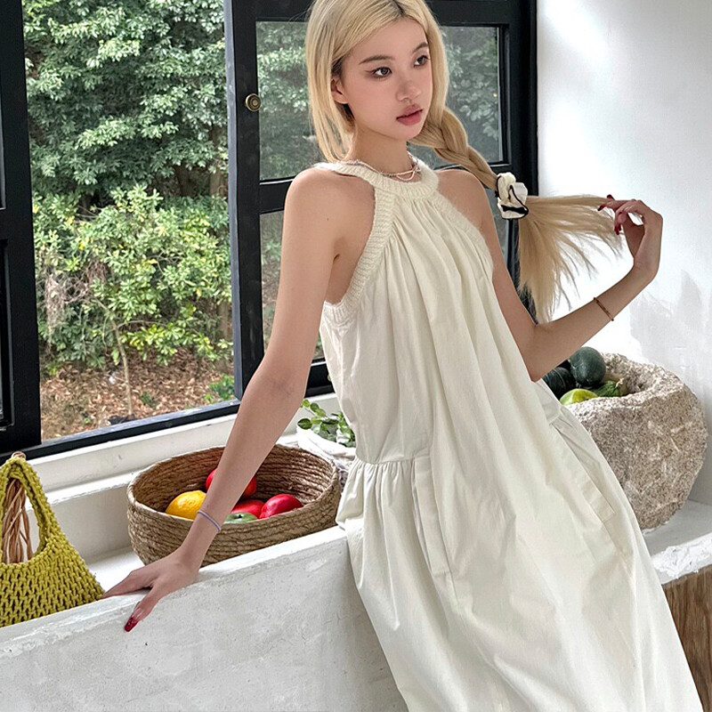 HengShanYuan 2023 French sweet white halter-neck dress Fairy scooped shoulder sleeveless senior style seaside holiday wind dress