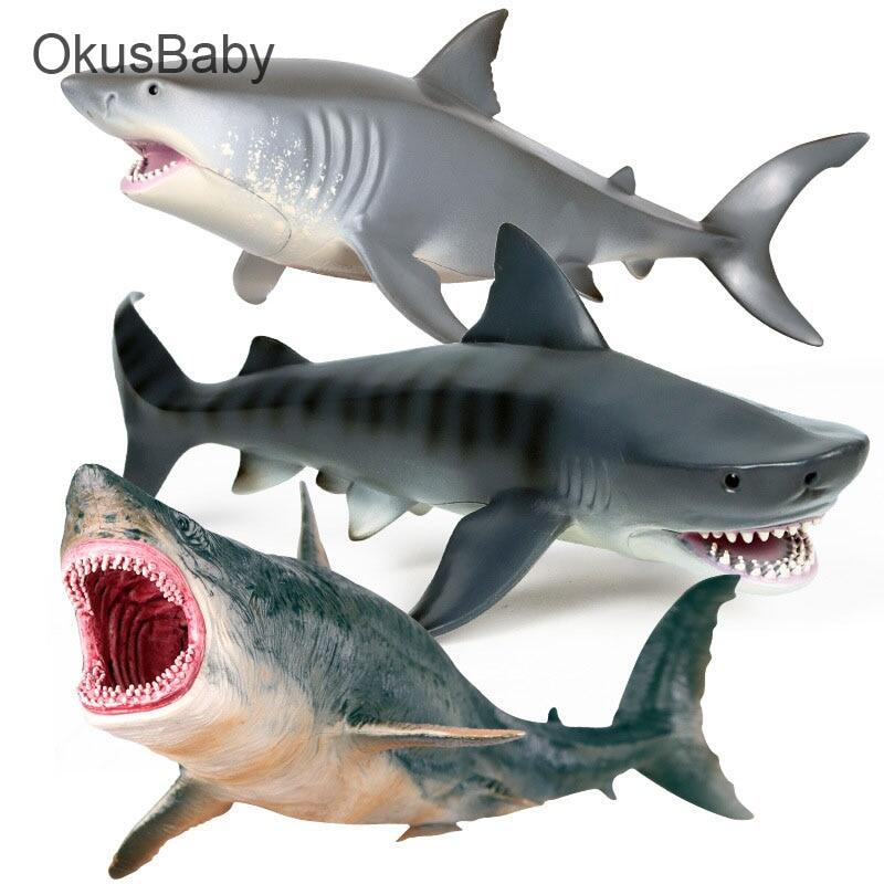 megalodon bath toy