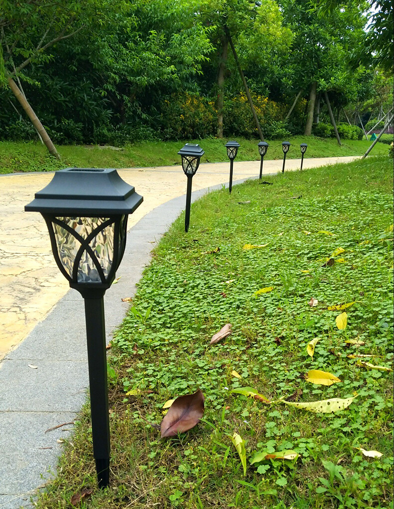Japanese style lanterns decorate the garden or walkway. embroidered lawn solar panel led sensor solar panel solar led lamp solar cell solar cell wall lamp