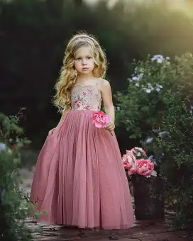 pink flower dress girl
