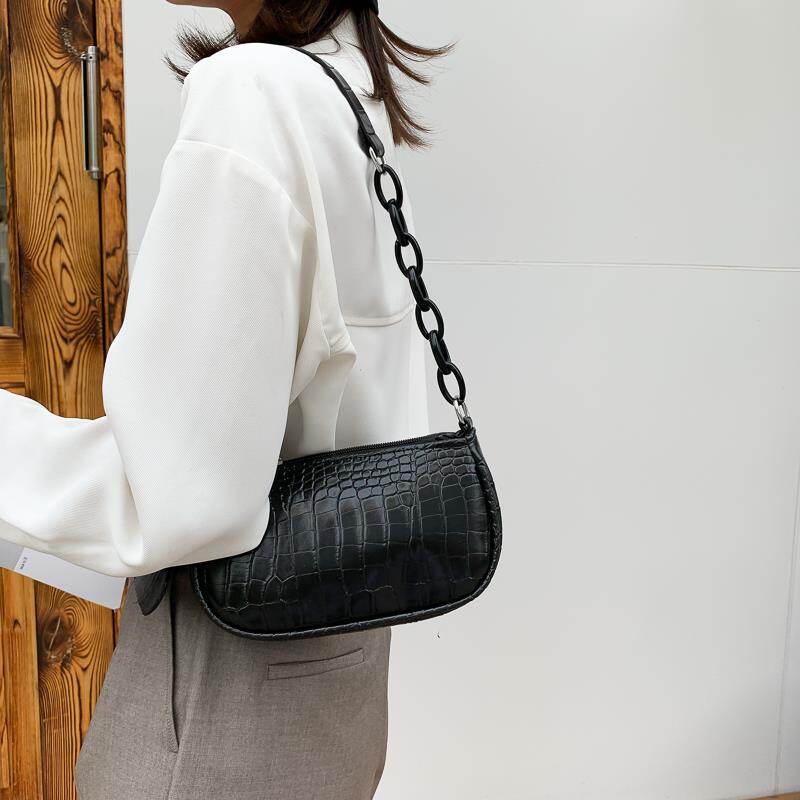 small 90s shoulder bolsa