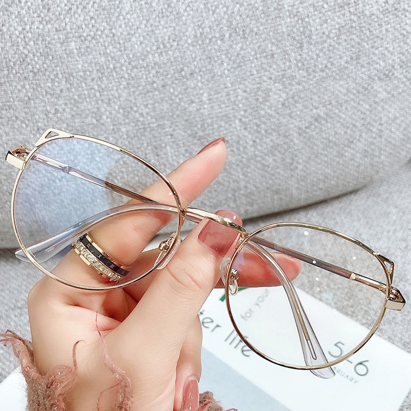 Women's oversized computer glasses Oversized anti-blue light glasses for games and office Myopia glasses trend in 2021