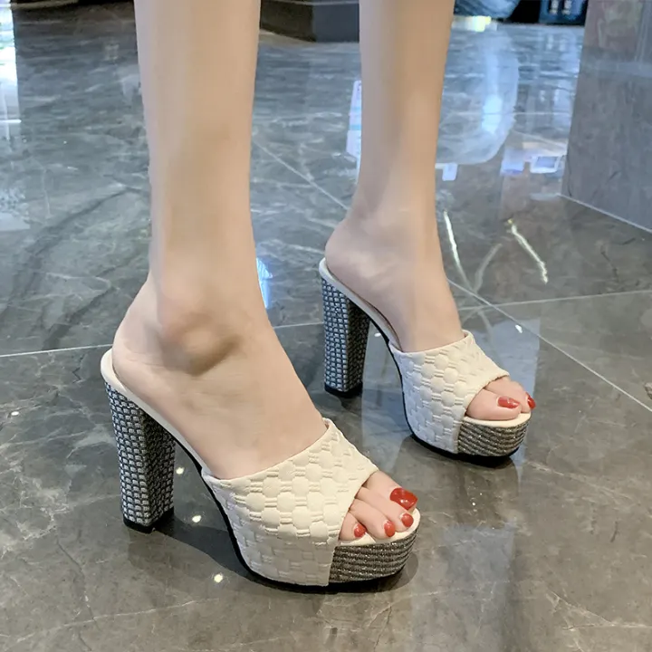 spool heel sandals
