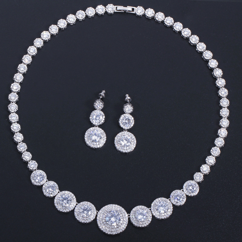 SEQUITO Gorgeous Cubic Zirconia Diamond Round Charm Choker Necklace Set with Drop Earrings Yellow Gold Plated Bridal Wedding Jewelry for Brides SJ267