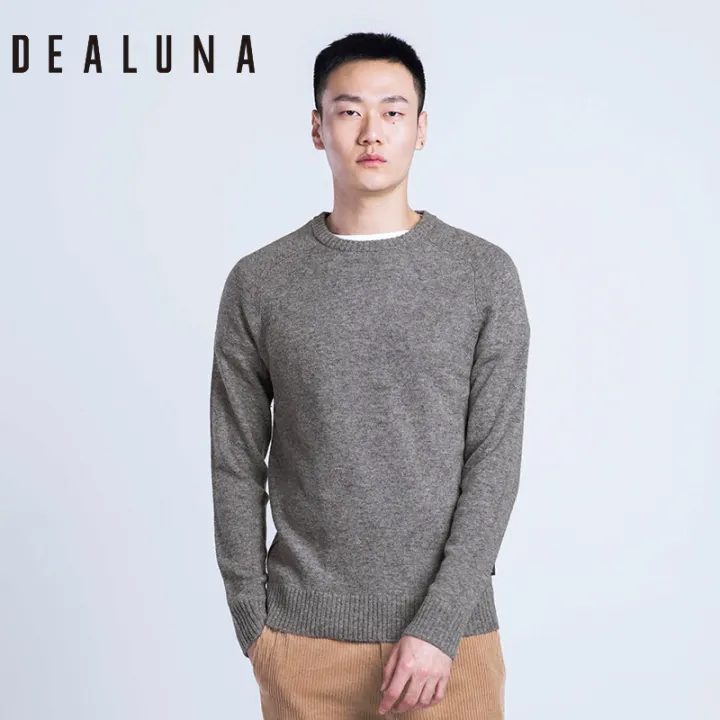 round neck pullover
