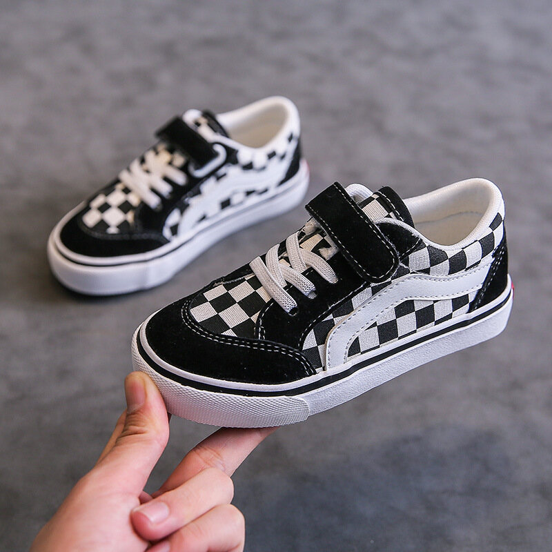 IQANGEL New children's canvas shoes, black and white checkerboard baby toddler shoes, indoor shoes.