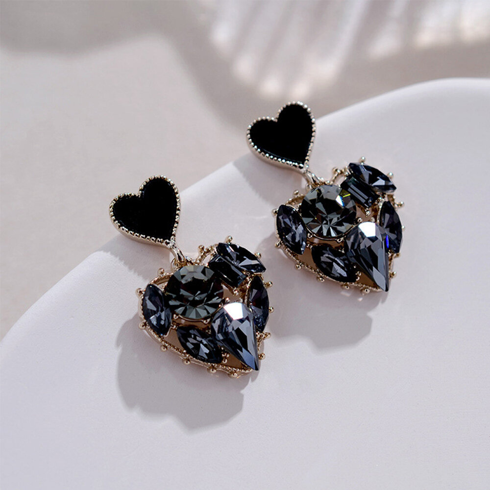 HENLI Sweet Crystal Fashion Love Heart Trendy Stud Earrings Black Rhinestone Fashion Jewelry Heart Earrings