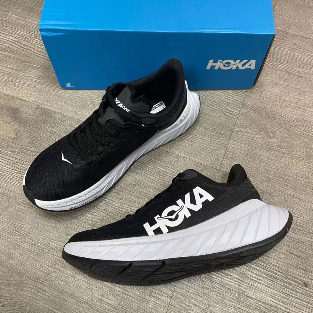 hoka shoes with carbon plate