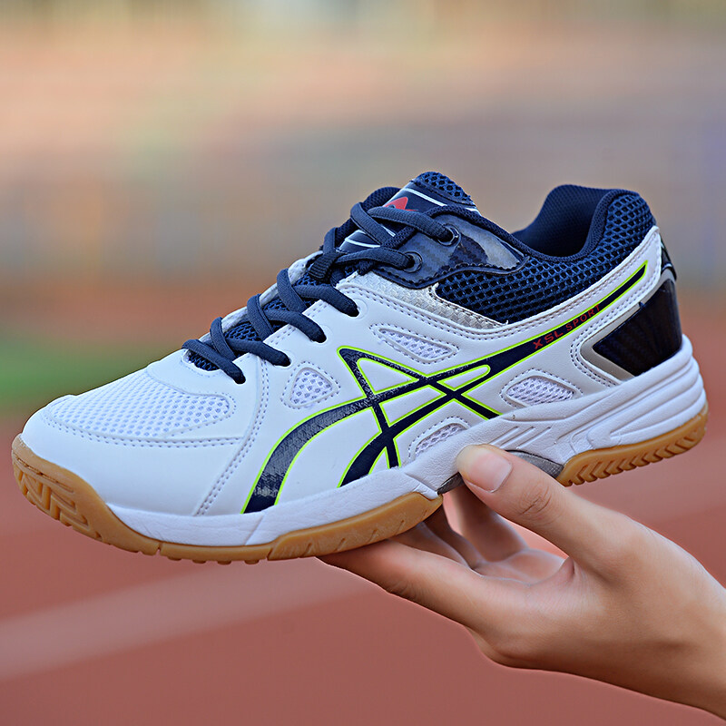 tennis shoes for badminton