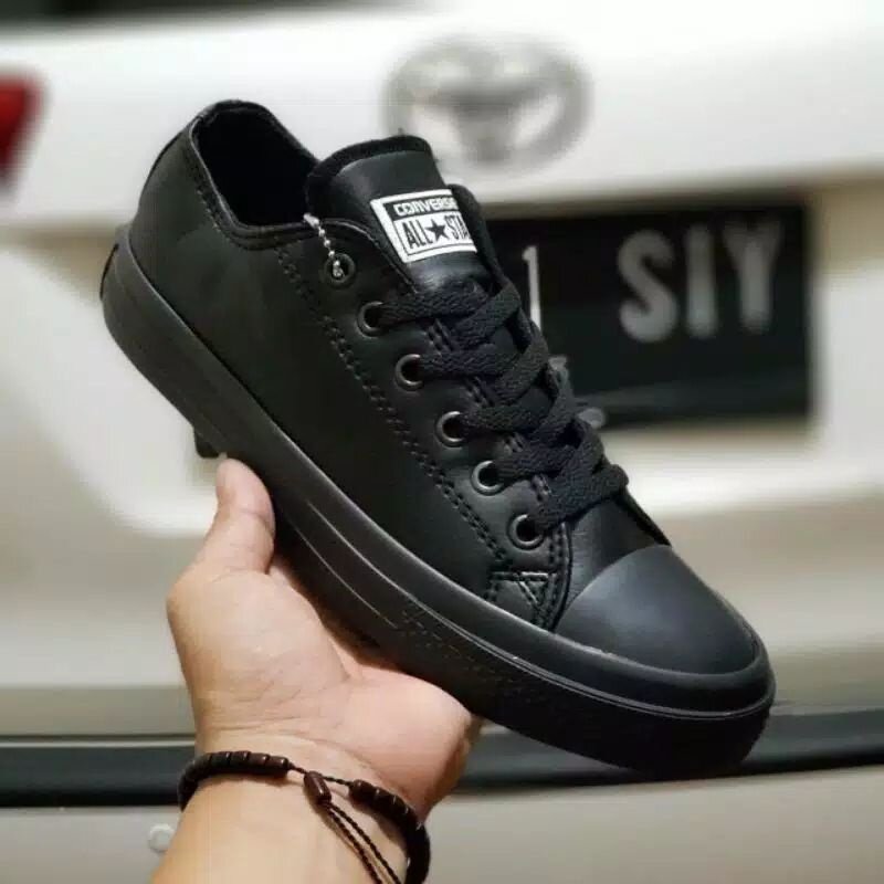 Converse hot sale undefeated black