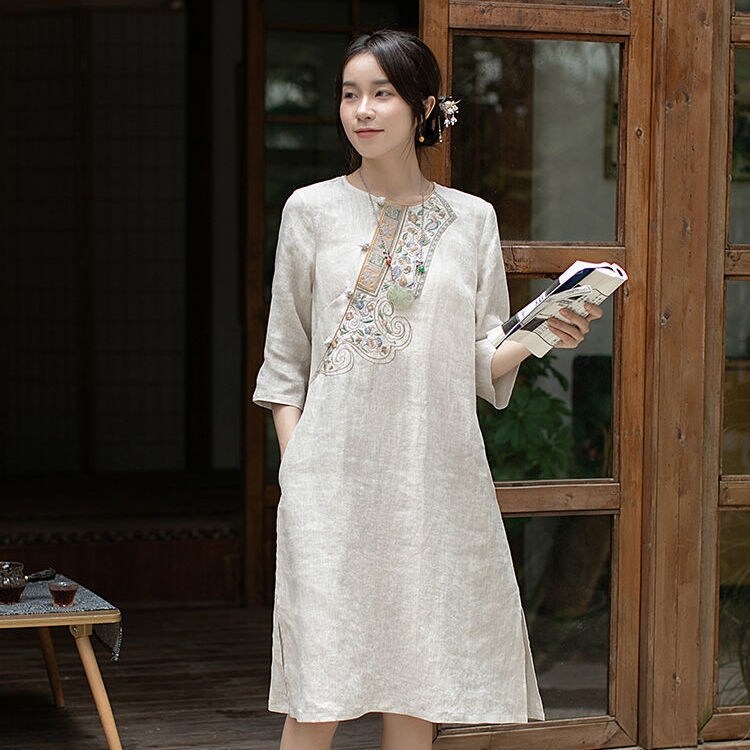 The autumn of the new improved long plate of restoring ancient ways in the Chinese style dress embroidered flowers 7 minutes of sleeve blouse