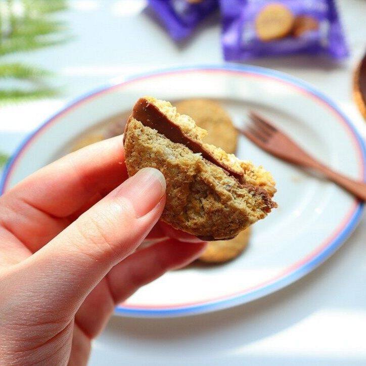 Milka Chocolate Chip Grain Cookies