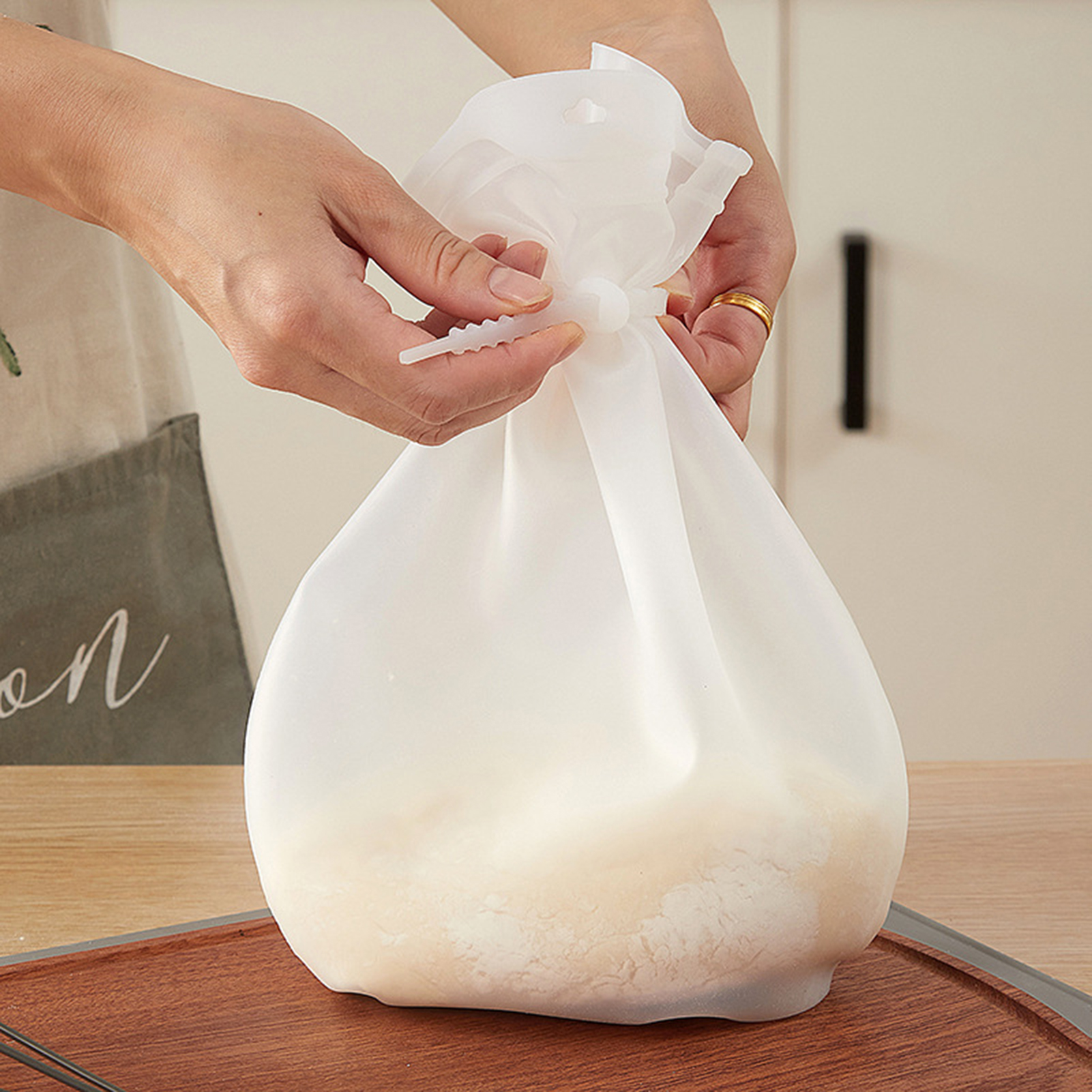 Alkali Resistant Dough Tool Versatile and Durable Silicone Kneading Bag for Easy Bread and Pastry Making Food Grade Reusable and Multifunctional Kitchen Baking Tool