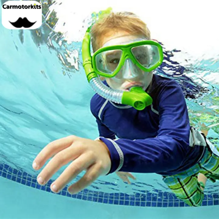 diving with snorkel in mouth