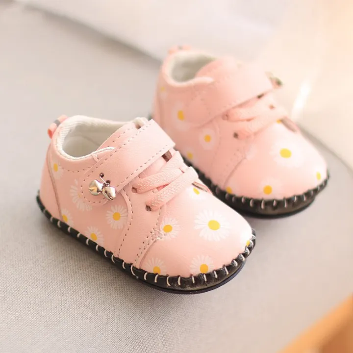 infant walking shoes