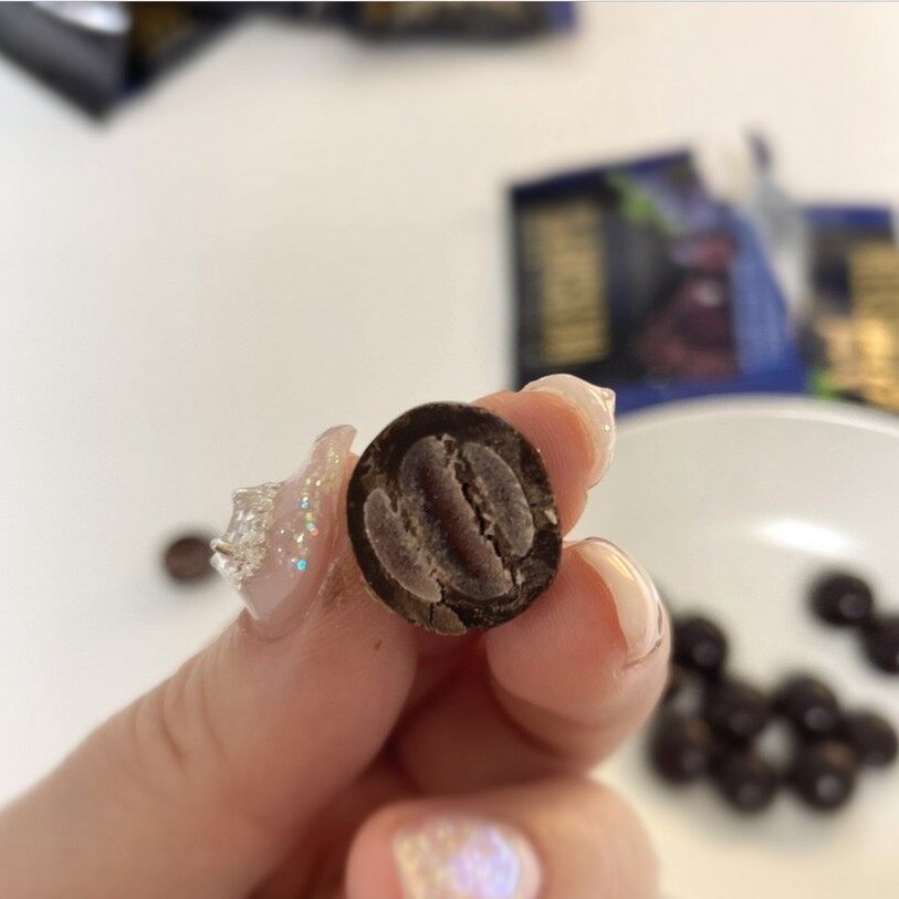 HERSHEY Dark Chocolate Blueberry Acai