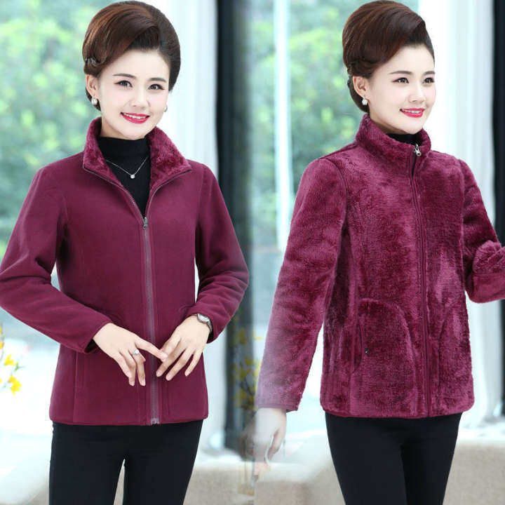 Bộ quần áo mùa đông của phụ nữ ở độ tuổi trung niên và cao tuổi bằng lông cừu cực rộng cùng với áo khoác cardigan hai mặt của phụ nữ bằng lông cừu