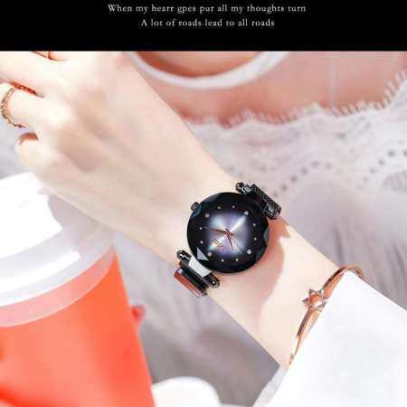 【ซื้อ 1 แถม 2 ฟรีของขวัญ】Women นาฬิกาแฟชั่นหินแม่เหล็ก Starry Sky นาฬิกาสายโลหะผสมนาฬิกาข้อมือควอตซ์หญิง