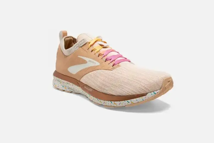 womens brooks ricochet le