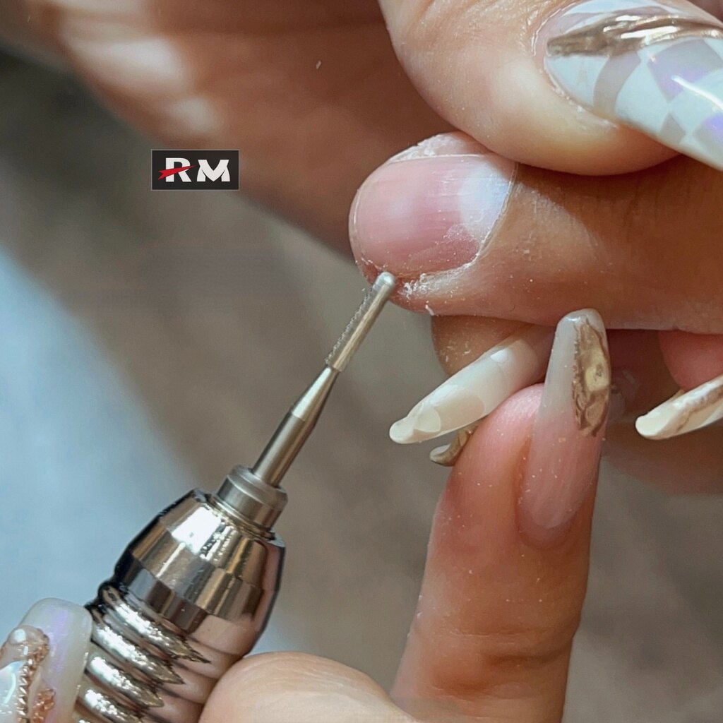 【BOBOBOBOB】去指甲 边角打磨头 钢美甲磨头 螺旋直板质小直气球头 美甲工具