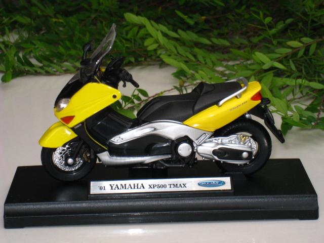 Welly – Modellino In Scala 1/18 Della Yamaha XP500 Tmax Scooter – Die-Cast In Metallo E Plastica, Con Ruote Mobili